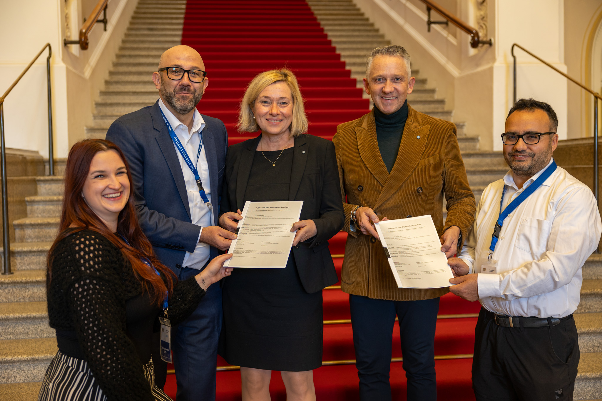 Petition eingereicht: Für einen demokratischen, transparenten und vielfältigen Landeselternbeirat in Bayern